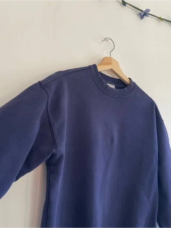 Vintage Gap Crewneck Sweatshirt - Picture 3 of 12